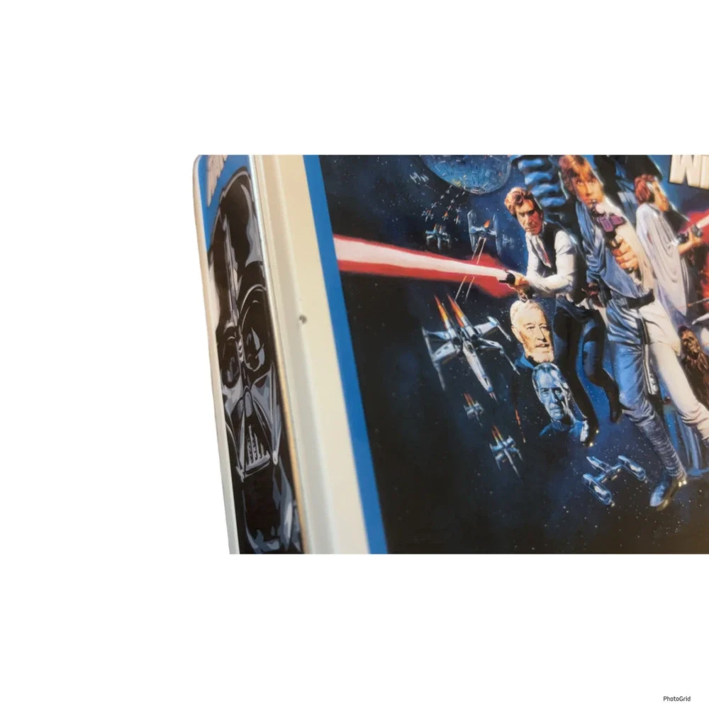 NewWILLIAMS SONOMA - STAR WARS - Lunch Box 2008 MILLENIUM FALCON SANDWICH CUTTER